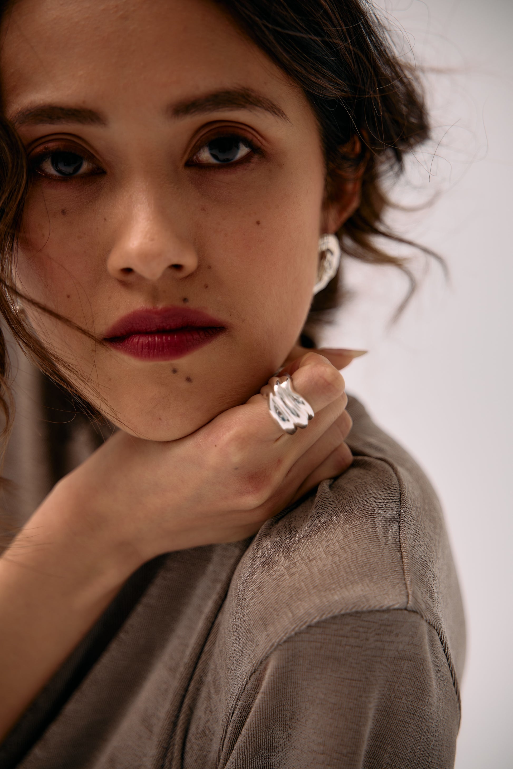 Bold statement ring in silver, designed by SÉOLA Atelier in Montreal