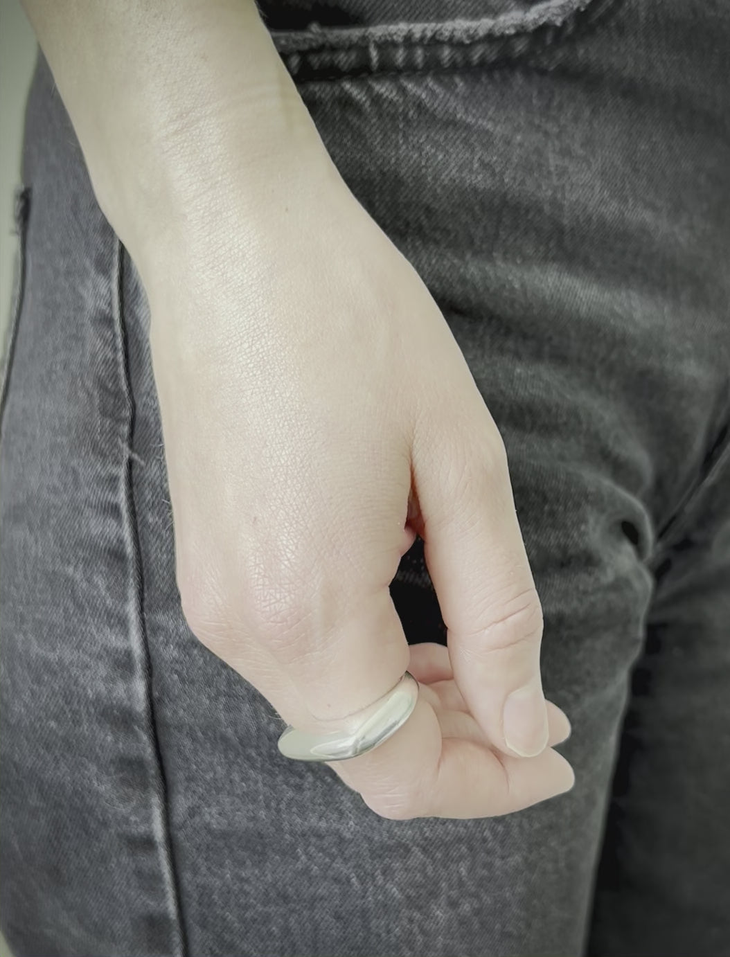 Dagmar_ring_Seola_Atelier_925_sterling_silver_statement_ring_organic_ring_on_model_wedding, stacking ring, sterling silver, studio photo photo,