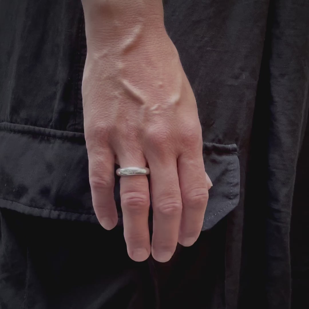 Showing the Jooni ring on its own