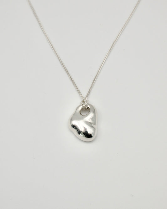Maris sculptural sterling silver pendant necklace by SÉOLA Atelier