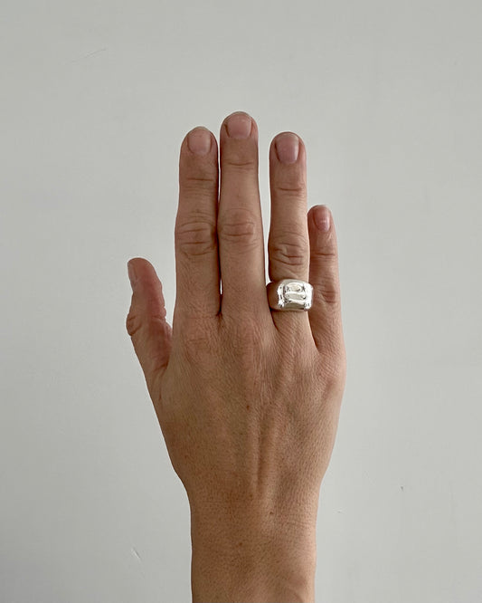 Hilda sculptural sterling silver ring by SÉOLA Atelier, handmade in Montréal
