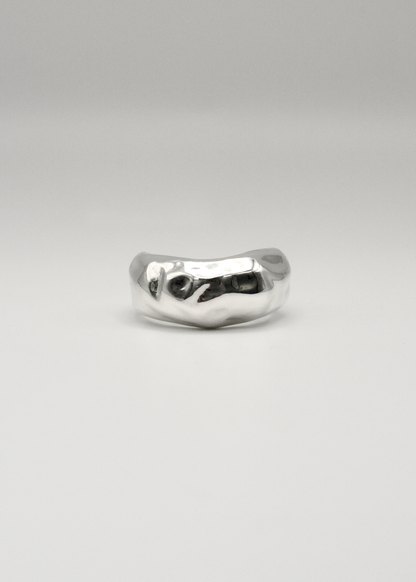 Flora Ring in sterling silver – bold sculptural ring with sharp organic edges / Bague Flora en argent sterling – bague sculpturale audacieuse aux bords organiques marqués