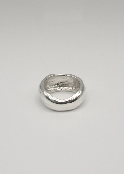 Flora Ring in sterling silver – bold sculptural ring with sharp organic edges / Bague Flora en argent sterling – bague sculpturale audacieuse aux bords organiques marqués